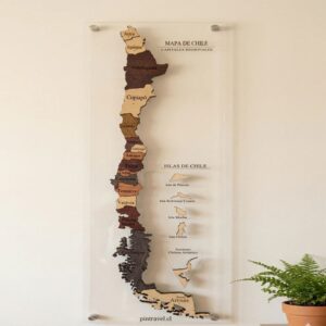 Mapa de Chile 3D — Base Acrílica marrón.